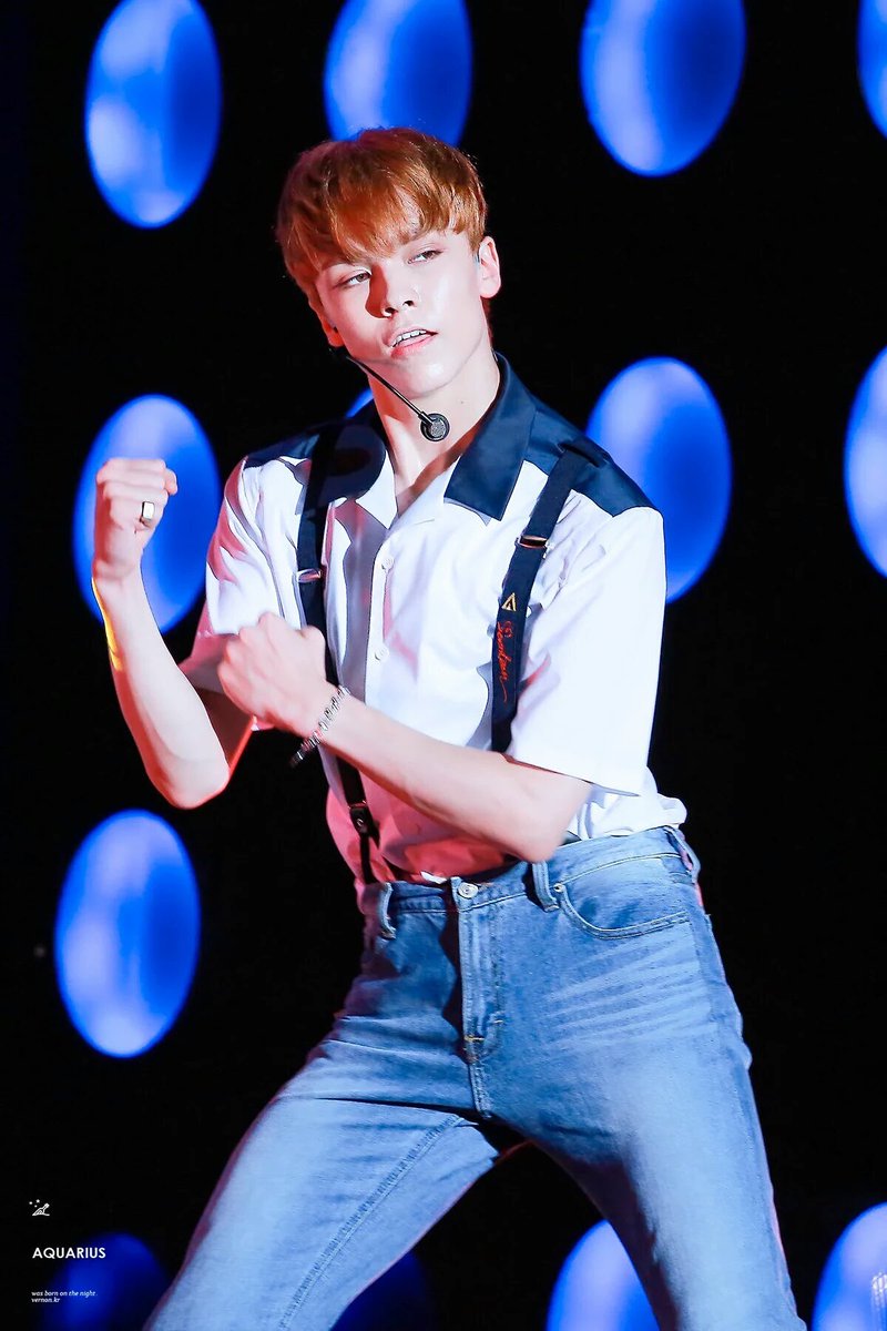 vernon_17s's tweet photo. [160725] HQ SEVENTEEN Vernon Ulsan Summer Festival #세븐틴 #버논 #아주NICE
Cr: aquarius https://t.co/048Hz6nXRA