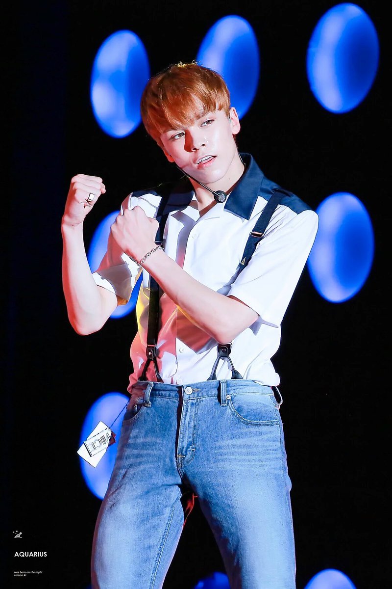 vernon_17s's tweet photo. [160725] HQ SEVENTEEN Vernon Ulsan Summer Festival #세븐틴 #버논 #아주NICE
Cr: aquarius https://t.co/048Hz6nXRA