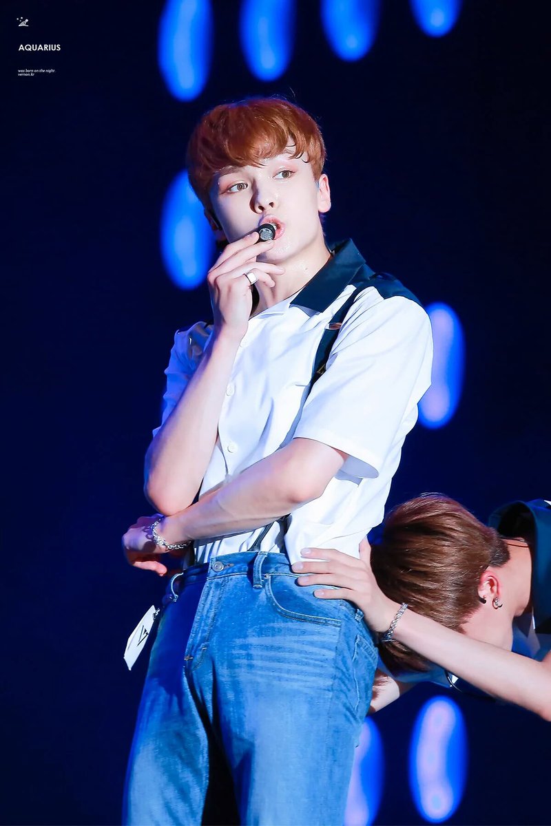 vernon_17s's tweet photo. [160725] HQ SEVENTEEN Vernon Ulsan Summer Festival #세븐틴 #버논 #아주NICE
Cr: aquarius https://t.co/048Hz6nXRA