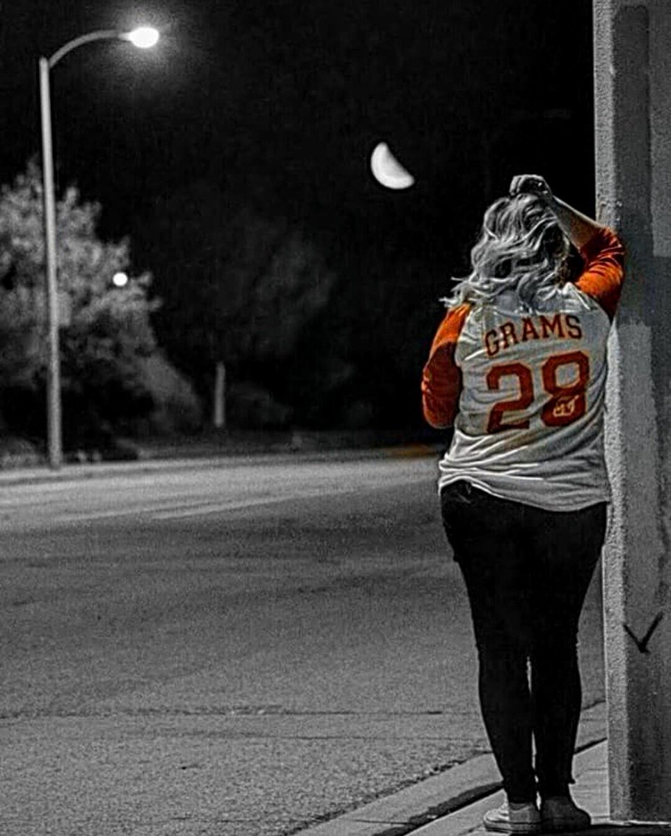 suxusapprl_LA's tweet photo. Reaching for the moon hoping to land on a star #28grams #28g #dank #fashion #streetfashion #nightlife #clothingline https://t.co/gbD3PthH3t