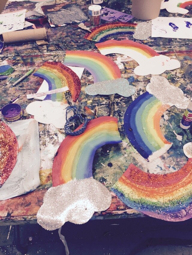 MarthaTuff's tweet photo. Beautiful afternoon @BrigadoonTweets found my happy place in Messy Art Room #colourtherapy https://t.co/x0WOEVYYQd
