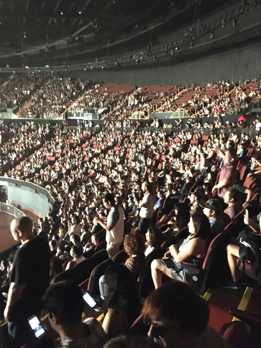 TheRhythmReport's tweet photo. @theforum #ModestMouse #BrandNew https://t.co/A6qipzL8eg