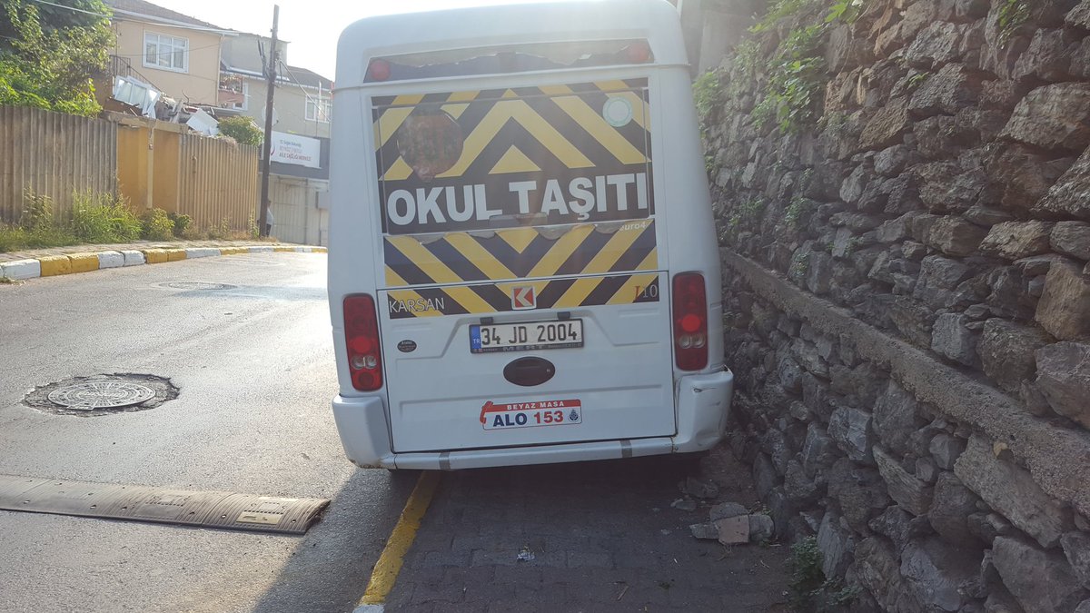 Göksu Dadri Alışık Caddesi... Arkasında @ibbBeyazmasa yazınca, paylaşmak istedim... bilginize ve takibinize...