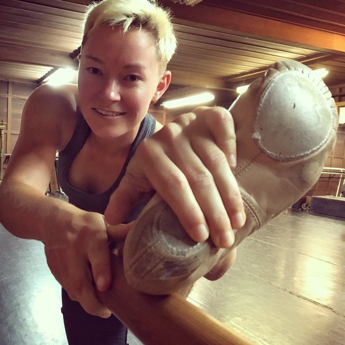 Ballet class tonight. #footsies https://t.co/3rgKKOZWx2<a href="/tag/footsies"class="tags">#footsies</a>