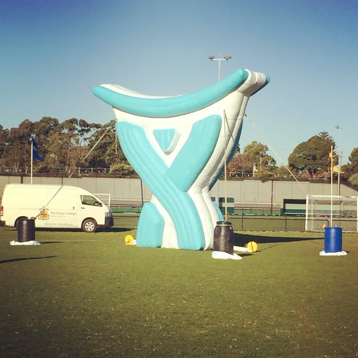 haytchde's tweet image. &quot;Hey uh, I&apos;d like to order a giant inflatable icon from our company logo&quot; #AtlassianBigBash