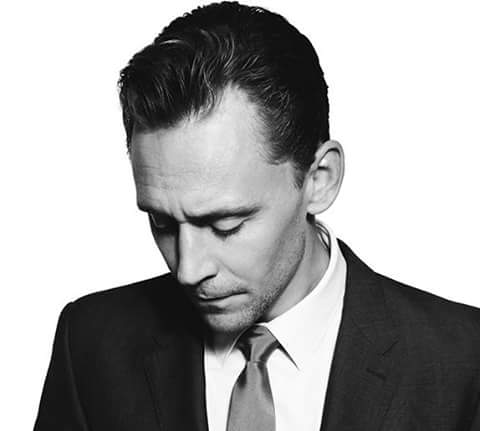 SMarie4THiddy's tweet photo. #TomHiddleston photographed by #FredericAuerbach #BlackAndWhiteAppreciationClub https://t.co/3p85qdauxo