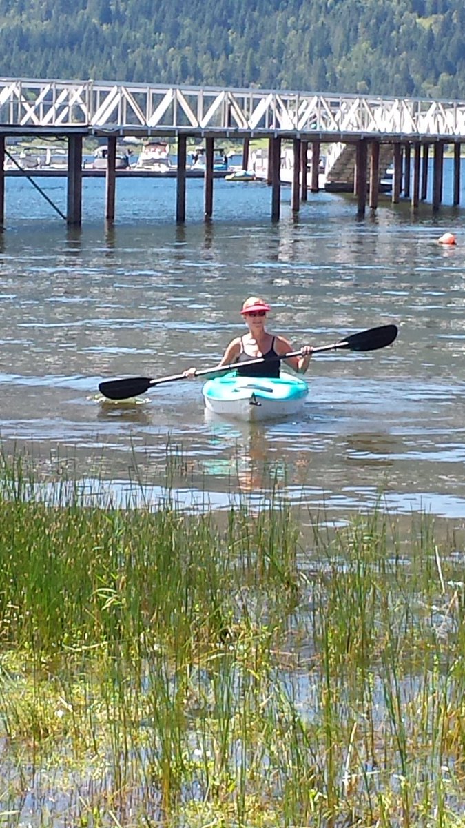 didykonstapel's tweet photo. Oh summer, why are you so short😩?! #Shuswap #firsttimekayaking #beautifulBC https://t.co/e2HoIoNpVG