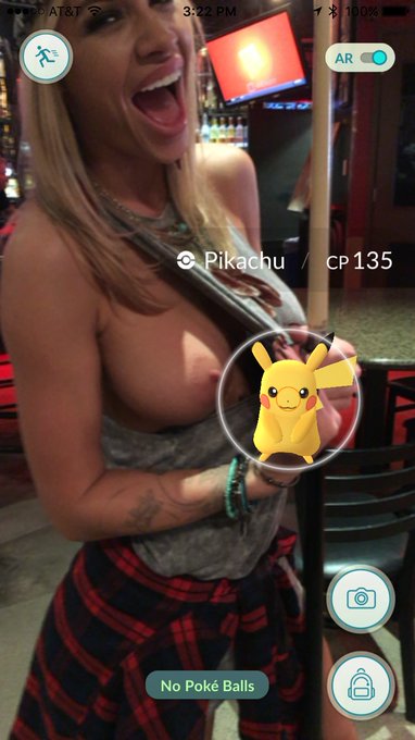 Caught me a pikachu ⚡️? #PokemonGO https://t.co/d2FkvVKR1J<a href="/tag/pokemongo"class="tags">#PokemonGO</a>