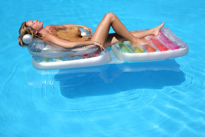 Nudistdating1's tweet photo. #nudist https://t.co/W9HRmXYaNC #summer #nudistpool https://t.co/fJu985Gajb