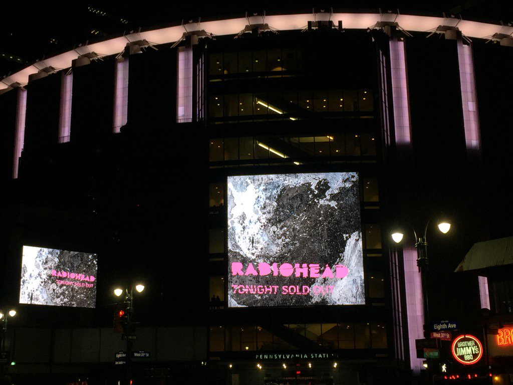 smileybrainss's tweet image. Masterful performance by Radiohead. Mind fully expanded tonight.