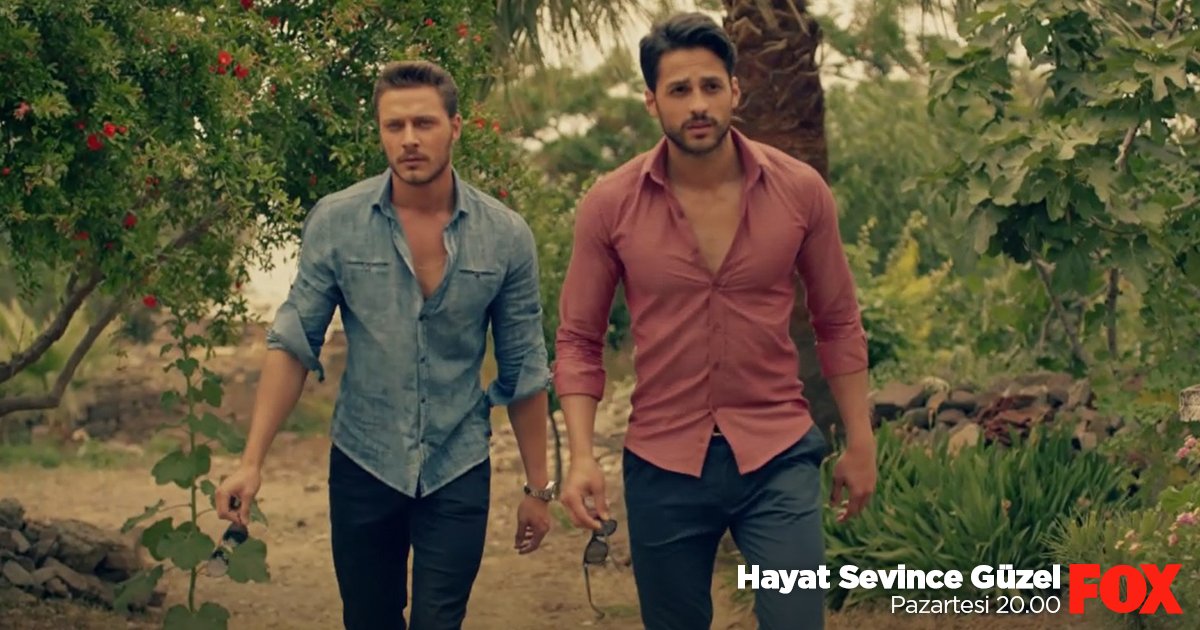 hayatsevincefox's tweet photo. Şıpıldak Köyü sakinlerinin bugüne kadar olan aşk çıkmazları bu klipte! 🎼 #HayatSevinceGüzel https://t.co/D2POwnD1F6 https://t.co/31wiliZkYk
