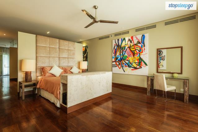 StopSleepGo's tweet image. This luxury apartment in #TambisaanBeach is simply an absolute treat as #Boracay's getaway: ow.ly/ZCsX302zFRG