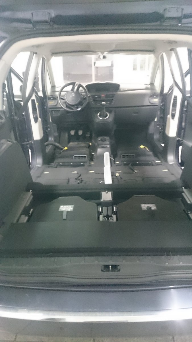 todotrapoadh's tweet image. Weeea una c4 Picasso totalmente desmontada la tapicería en 6&apos;45&quot;
Llévate tu coche limpio en 3 horas #atodotrapoadh