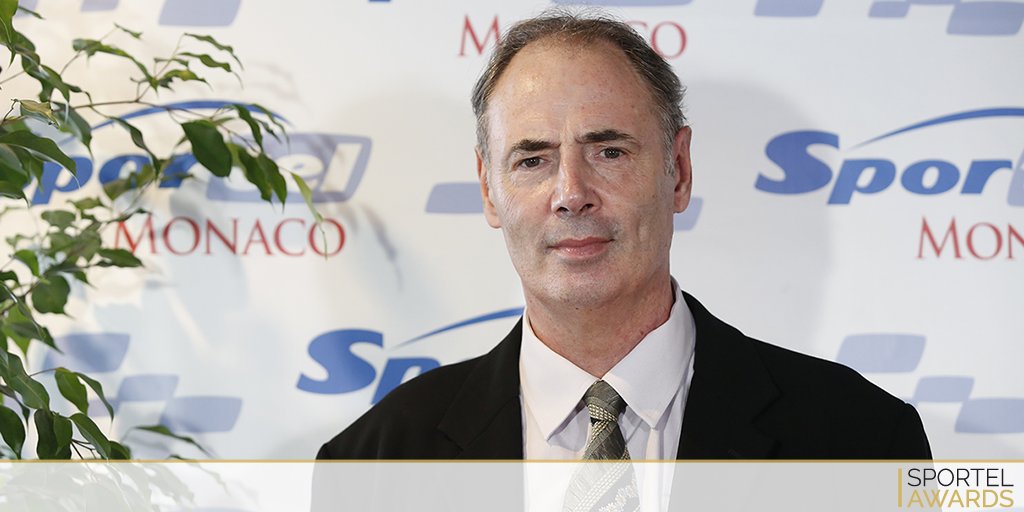 sportel_awards's tweet photo. .@herve_dubuisson était parmi nous lors des #SPAW15, nous lui souhaitons un joyeux anniversaire ! #Dub #DubNation https://t.co/4tDbyV2MAM