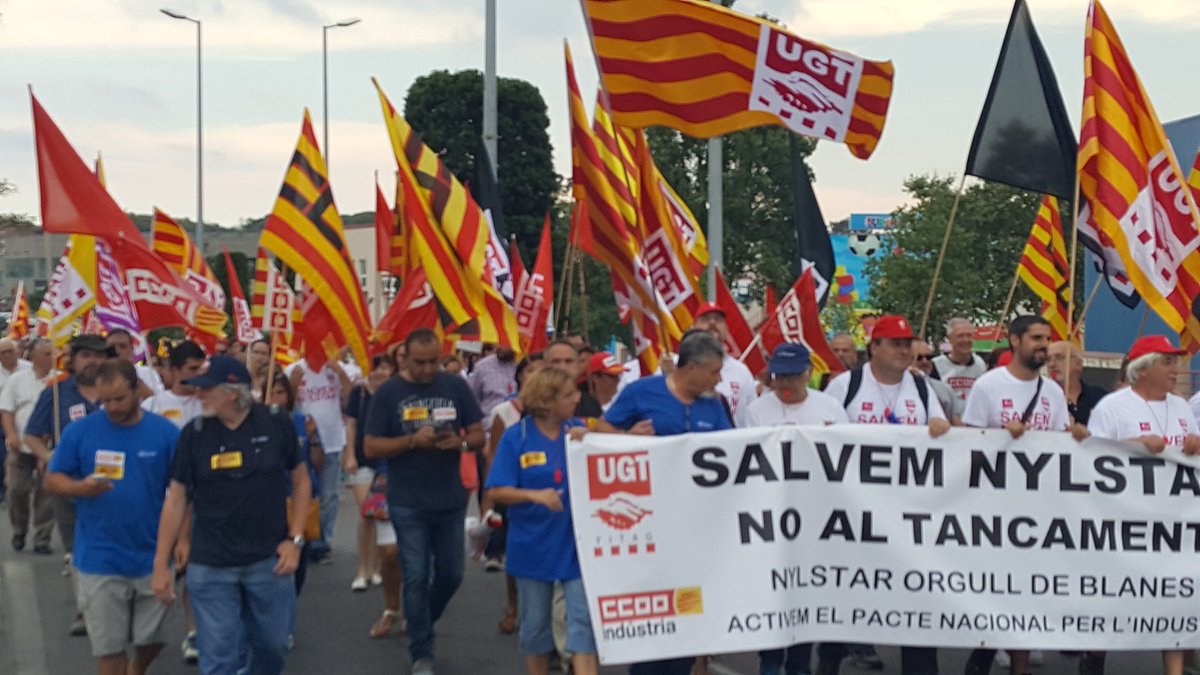 camilros's tweet photo. Gran manifestacio a Blanes #SalvemNylstar La Nysltar ni es tanca, ni es requalifica @SalvemNylstar @ugtcatalunya https://t.co/QNJI1AUWUN
