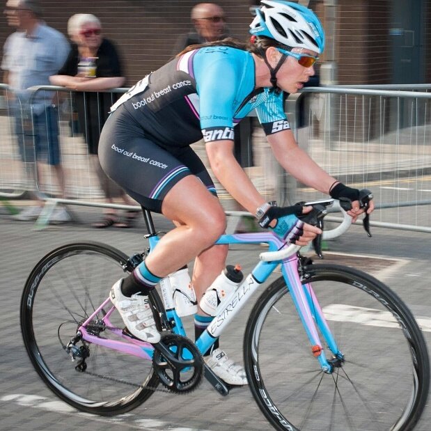 estrellabikes's tweet photo. Circuit race champs on Eurosport at 6.15pm tonight. Watch out for @lekelster and her https://t.co/8EL9HuxGLf https://t.co/cW90Br2cL3
