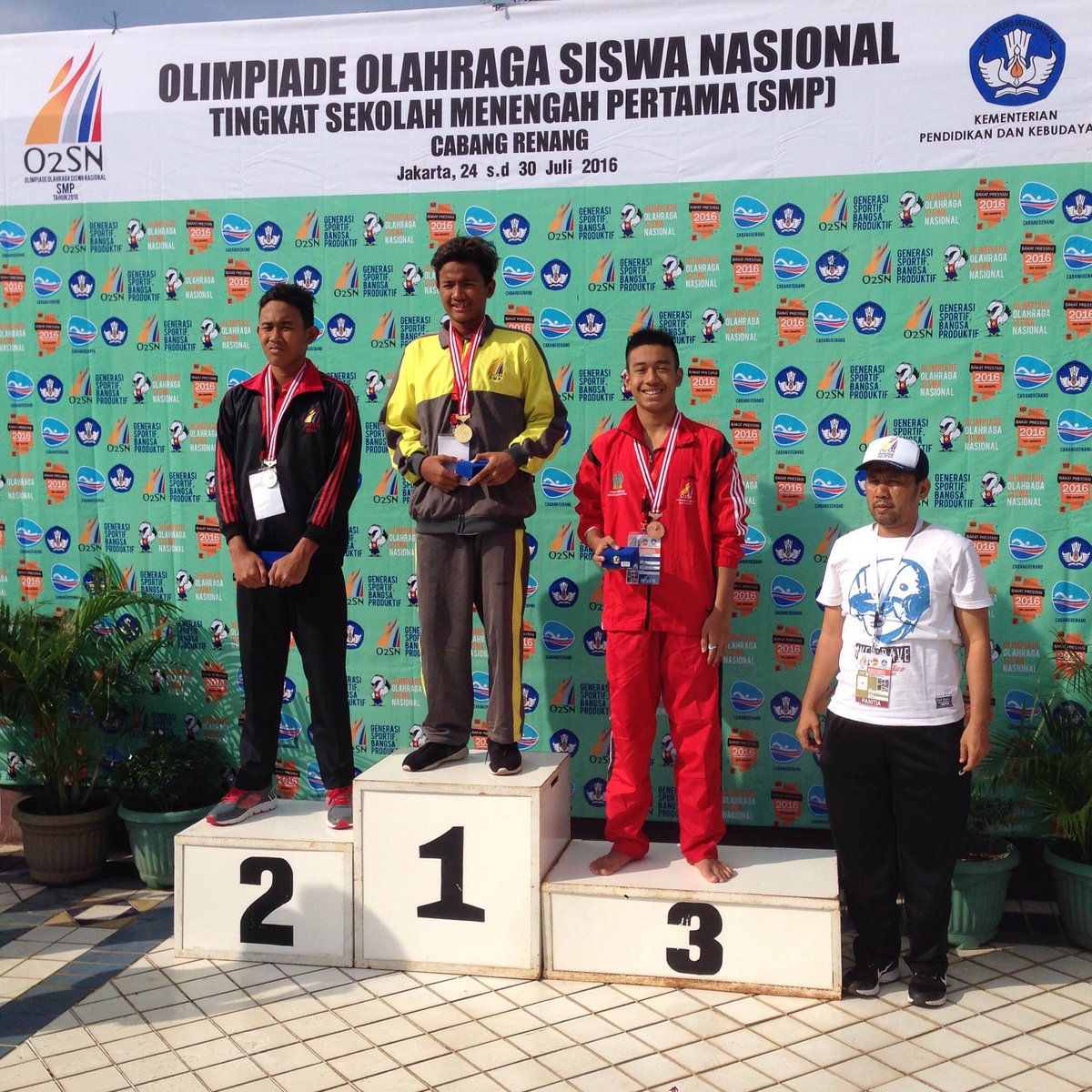 BrianHowardHo's tweet photo. 3rd place both 100free &amp; 50fly. Congratulation @andifauzanp @WahooSwimClub https://t.co/iN5laIWQ1f