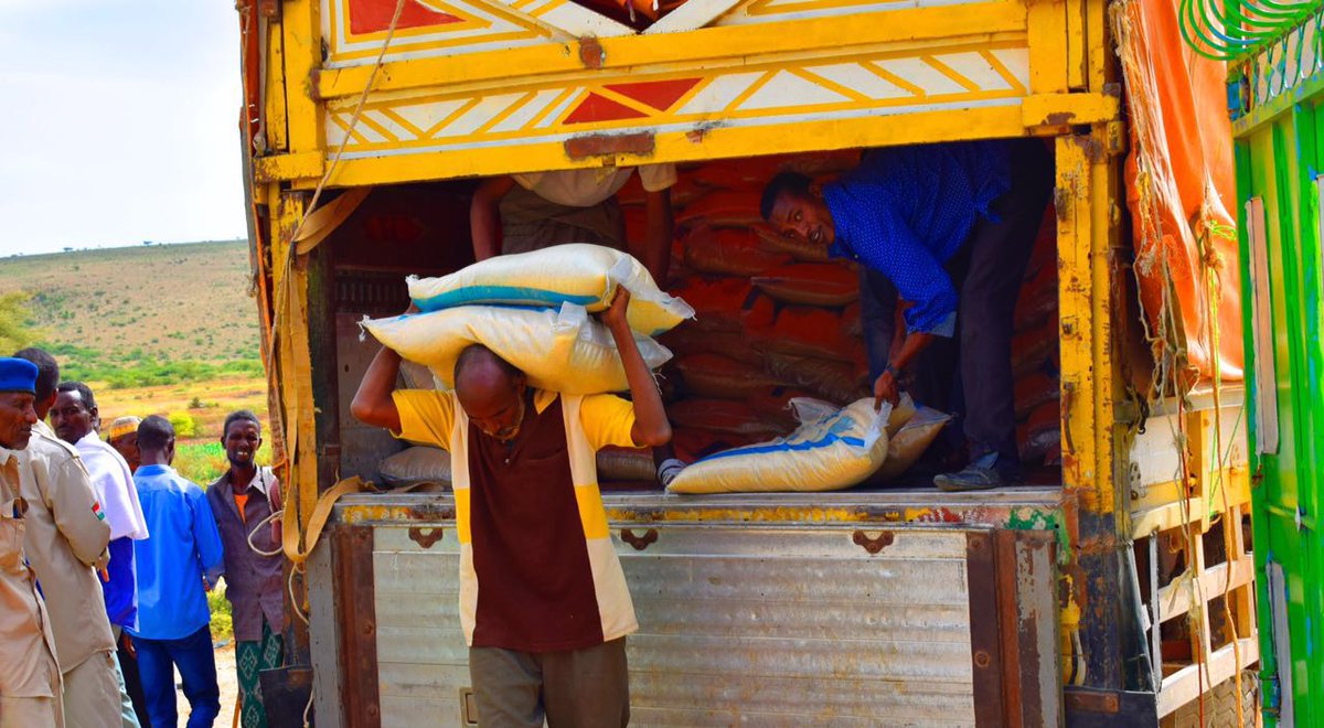 muslim_AidSomal's tweet photo. Muslim Aid continues food assistance to poor families in Marodijeex and Awdal regions in Somaliland https://t.co/pT2ubzORXi
