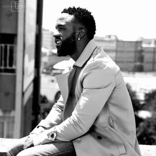tequill1's tweet photo. Iyanya Signs Record Deal With Temple Management Company https://t.co/jmplFFIujq https://t.co/vAm4Vk5M3O