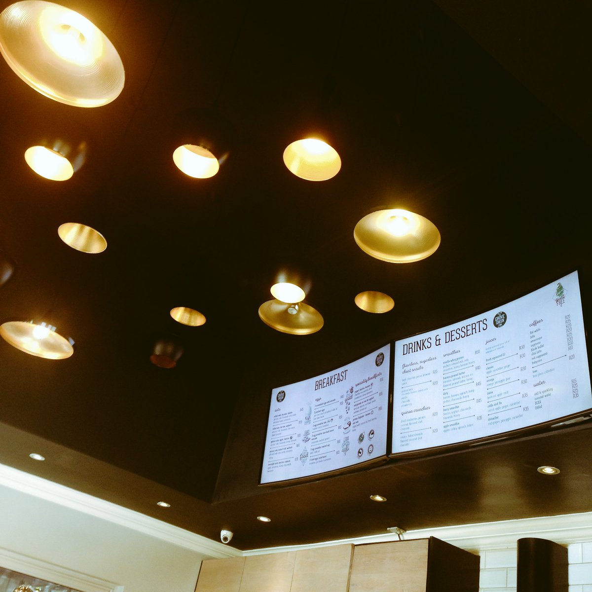 Nkgabi_Motau's tweet photo. Really dope #coffice in Parkhurst. Wifi, protein Flap Jacks, the works.  #GroveGreenCafe @grovegreencafe https://t.co/Z7qIGswkke