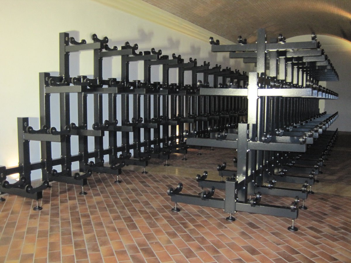 La differenza tra #BOTTISTOP #RotativoBis "a parete" e "doppio"? Ecco qui! #vino #botti #barriques #tonneaux #vino