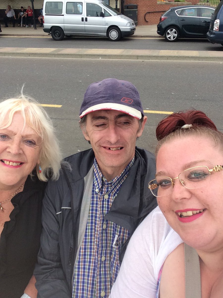 sandibaby123's tweet photo. A day in Scarborough with my two kids x💋🏖 https://t.co/Yi4dPlIrHq