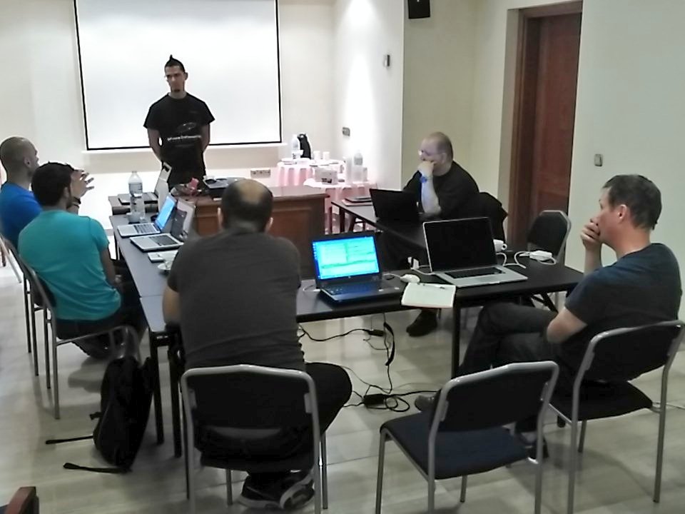 adelatorrefoss's tweet photo. Second day of TDD course in progress! With @carlosble and paet of @codesaidev team: @Groxalf_Esp @JoseDeniz13 https://t.co/055qtrlOkV
