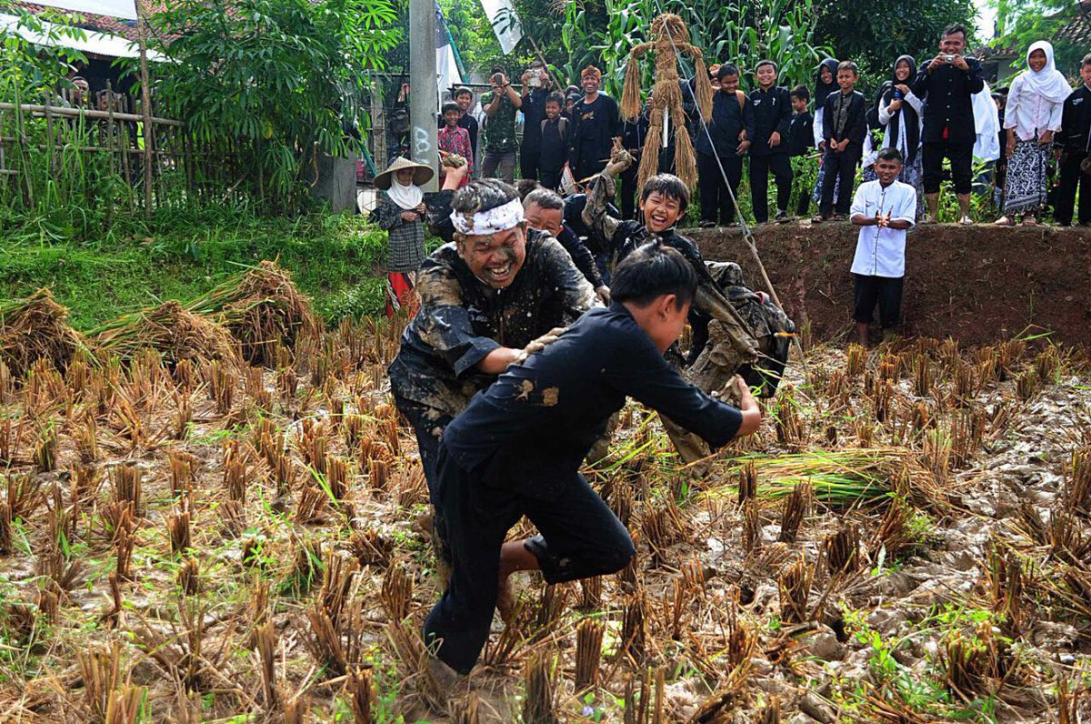 DediMulyadi71's tweet photo. kampung itu kadang dihinakan dengan kalimat kampungan. tetapi ternyata kampung dirindukan https://t.co/H3MScVj1sa