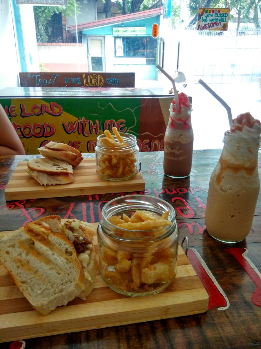 zehsillymillie's tweet photo. let's go back, @esmemarteja 😋 #girlsdayout #catchup #vinecafe #PasigCity https://t.co/0a3hfU6mbG
