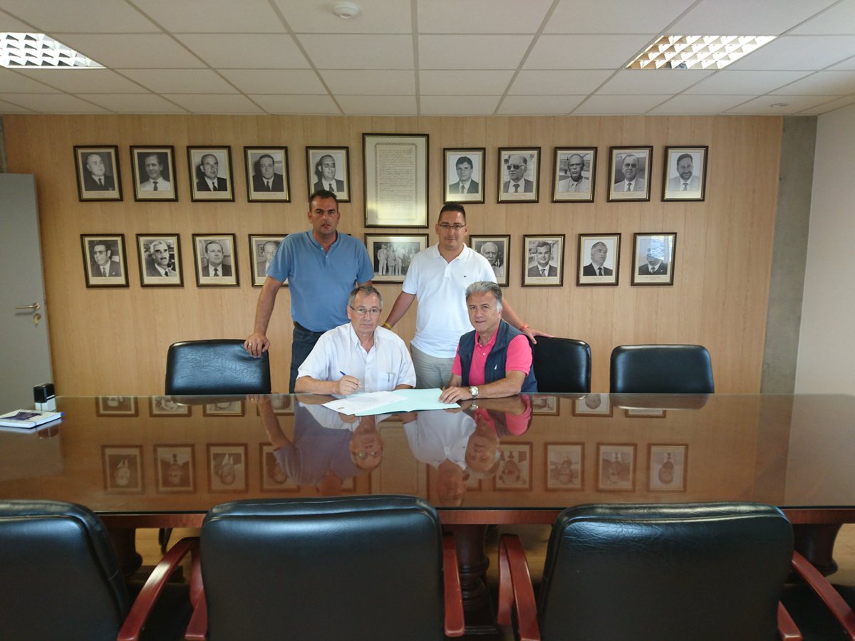 UDLP_Oficial's tweet image. Firma del convenio de colaboración con la AD Estudiantes Inter Playa Honda de Lanzarote, en la sede social.