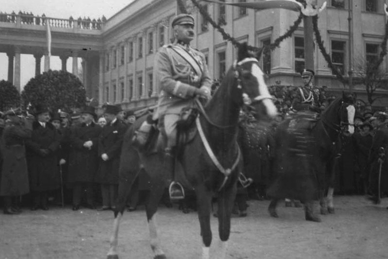 Polska_Zbrojna's tweet photo. Marszałek Józef Piłsudski i gen. Tadeusz Kościuszko są patronami 2017 roku – zdecydował Sejm https://t.co/uKlZHsFqXt https://t.co/u69ACWQ5Ep