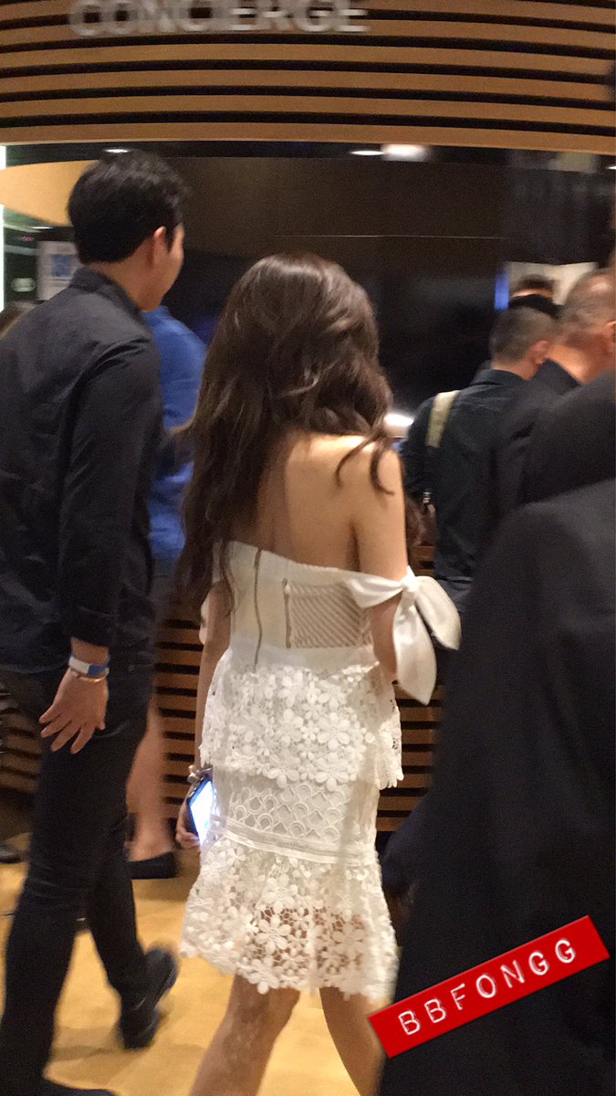 [PIC][26-07-2016]Tiffany khởi hành đi Singapore để tham dự sự kiện của "PANDORA" vào chiều nay CocZ2EuVUAEs6Tn
