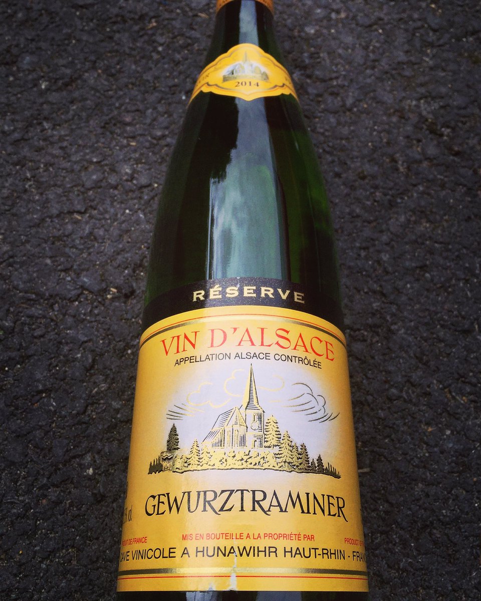 winemanberks's tweet photo. #Gewurtztraminer Reserve 2015 @CoopHunawihr £13.99 Aromas of rose w/ lychee &amp; mango flavours.Perfect w/ Thai 🍜 #wine https://t.co/Njjh5f0tBR