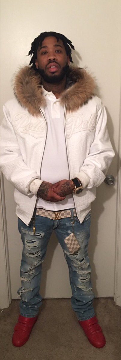 loudpack_moon's tweet photo. Rest up my fucking boa😭😭😭😪crying rite now bro this shit fucked up we been together all this summer bro 😭😭😪 https://t.co/nYXxvSIugv
