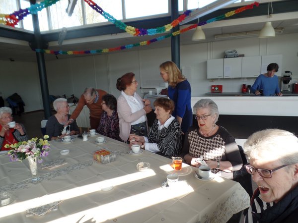 Houtbuurt's tweet photo. Volg ons voor het laatste nieuws mbt de Houtbuurt #Zoetermeer. Heeft u nieuws? Begin uw tweet dan met @Houtbuurt. https://t.co/IC8NdoTVyV