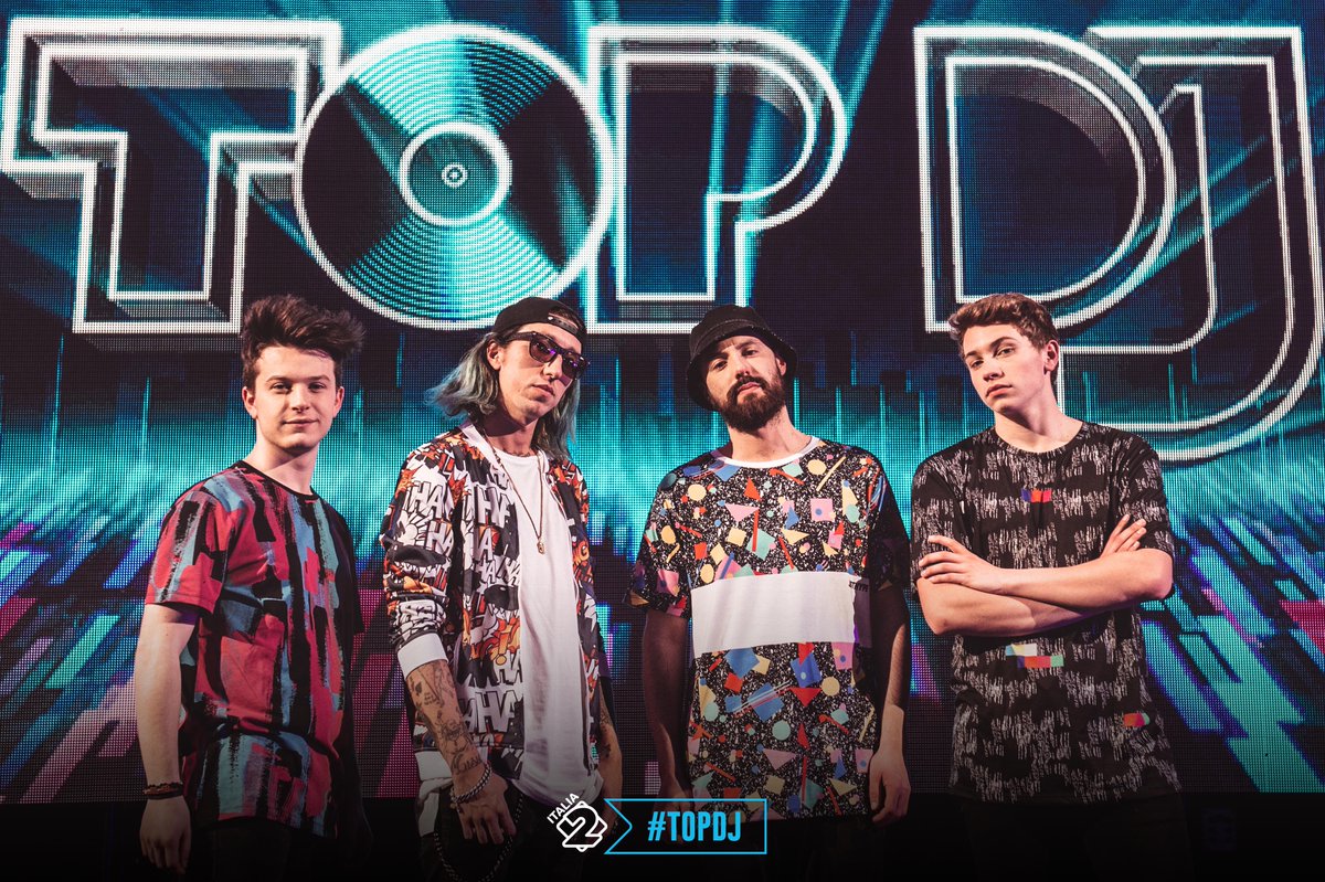 Stasera su #Italia2 la replica di #TOPDJ 😎🙌