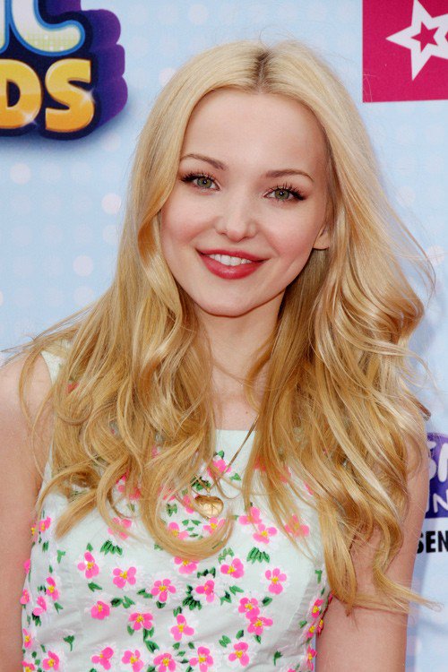 traverage's tweet photo. favorite late 2010s disney channel girl https://t.co/MoMbrXEt5x