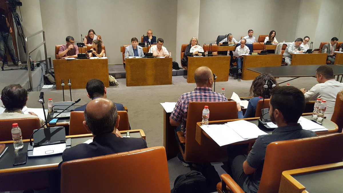 diba's tweet photo. S'aprova a #plediba conveni col·laboració x ordenar ús públic a #ValldelFlequer, al #parcsantllorenç @xarxadeparcs https://t.co/4x28MkXjoA