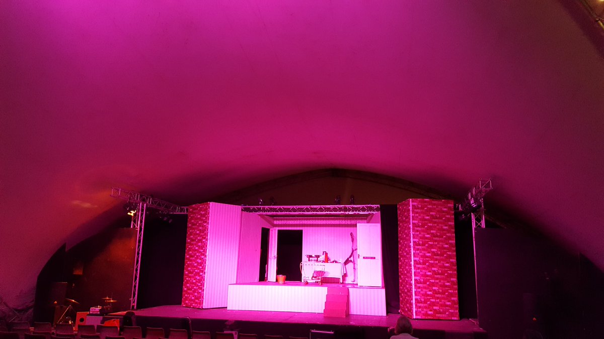 BeLTheatre's tweet photo. Not long now! The stage @heverfestival last night waiting for the magic to happen... #OneManTwoGuvnors #Theatre https://t.co/mr7INl5i9V