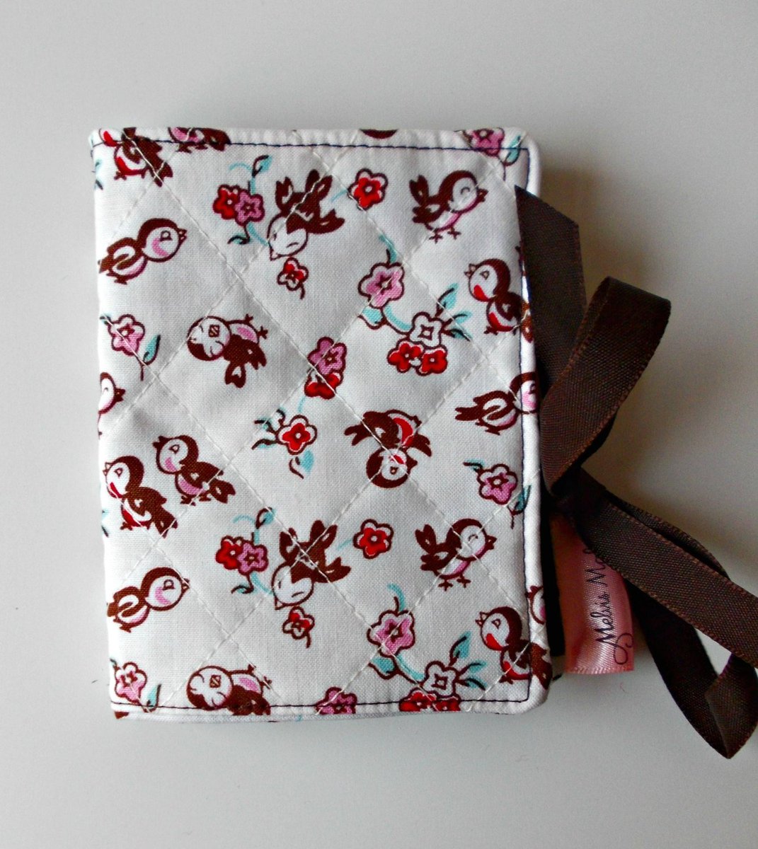 MelvisMakes's tweet photo. Magpie Needle Book, Retro Needle Case, Quilted Needlebook, Birds Sewi… https://t.co/BFuJlqc7SY #Handmade #MagpieBook https://t.co/zAubFycyWT