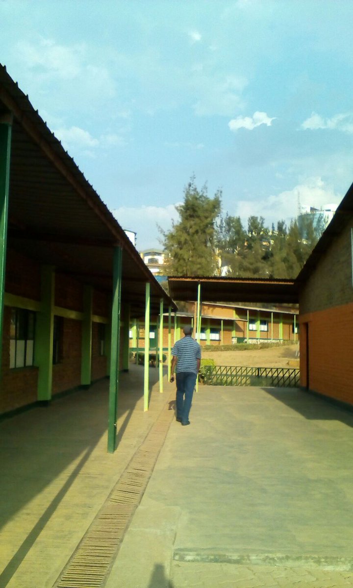 ProgettoRwanda's tweet photo. La #formazioneMontessori è in piena attività! Ecco alcuni momenti presso #Apacope la più grande #scuola di #Kigali. https://t.co/LM2uJIPnKg