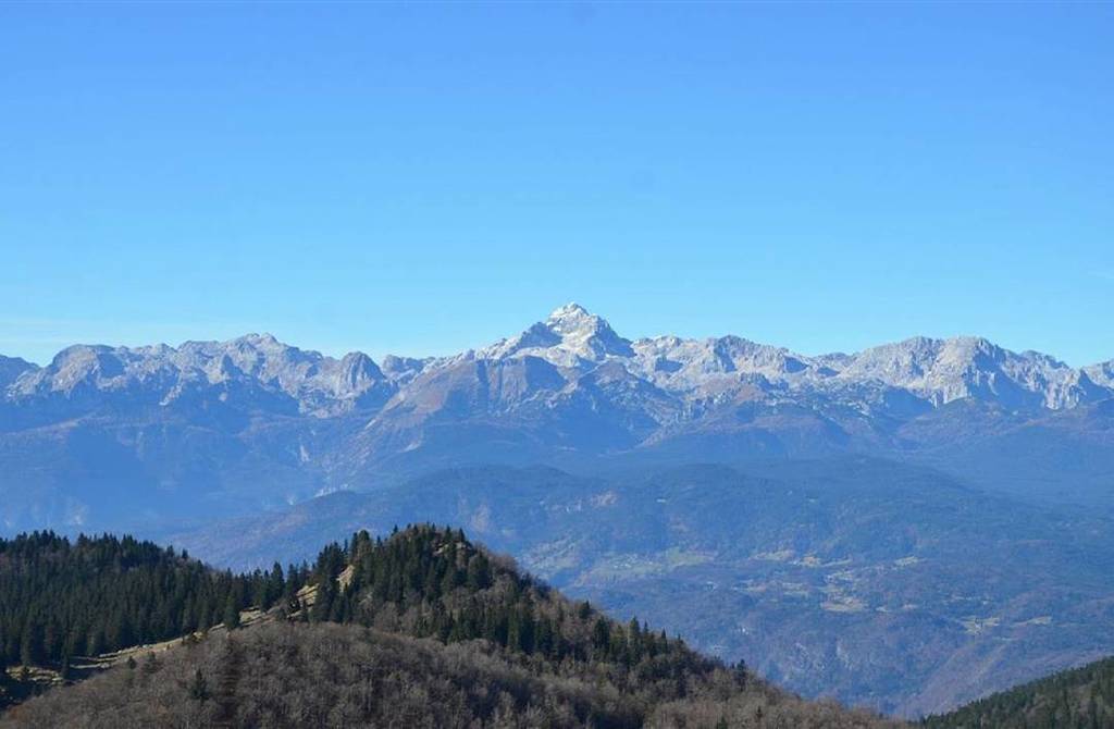 GeaGoSi's tweet photo. Razgled na Triglav z Gladkega vrha 😍👌 #gladkivrh #ratitovec #triglav #geago #slovenia #slo… https://t.co/6zo4NqGAbN https://t.co/8F0ryhTAd8