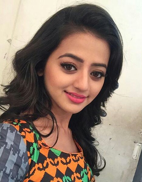 sawaragini's tweet photo. I love you Helly Shah 
@OfficialHelly7 https://t.co/BCJ85cSpCN