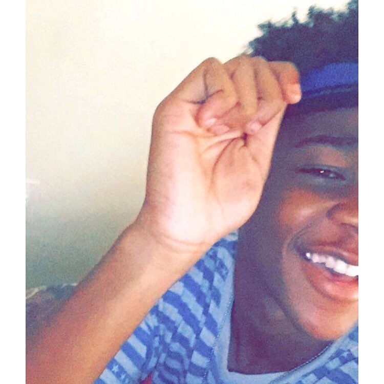 suavekeenan's tweet photo. What kind of headband do y'all think I should wear??❤️ https://t.co/dkdAQMK3jq