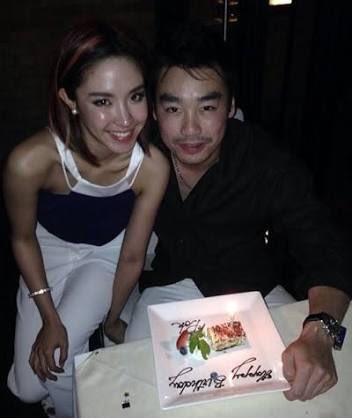 balalohn's tweet photo. นี่จ่ะแฟนของ น้ำชา ไฮโซ ทายาท สยามกลการ  เลิกโยง มโน ว่า มาร์ช จีบ น้ำชาได้ละ มันไม่เมคเซ้นเลยนะ ซิส 🙄😑 #เสียงสูง https://t.co/2RaQpFpBVP