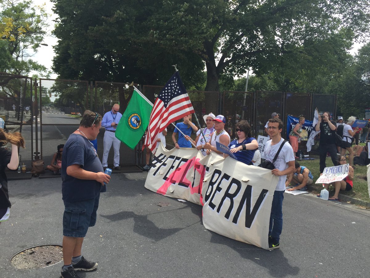 JamesBlaineBlog's tweet photo. How hot was it in Philadelphia this week? #JGBlog #Election2016 #DemsInPhilly #DemConvention https://t.co/rU5mr1YRsW https://t.co/zx1WUX58o3