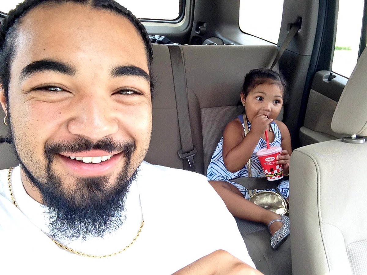 homeboi_pk's tweet photo. This girl is sumthin else said daddy give me kisses 😩😍#princessnyla https://t.co/nPgftZDy15