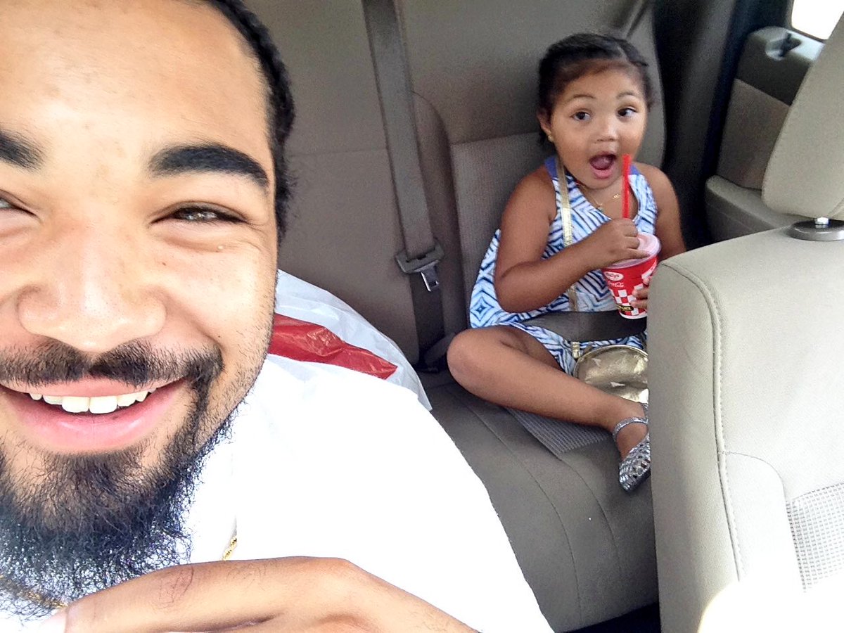 homeboi_pk's tweet photo. This girl is sumthin else said daddy give me kisses 😩😍#princessnyla https://t.co/nPgftZDy15