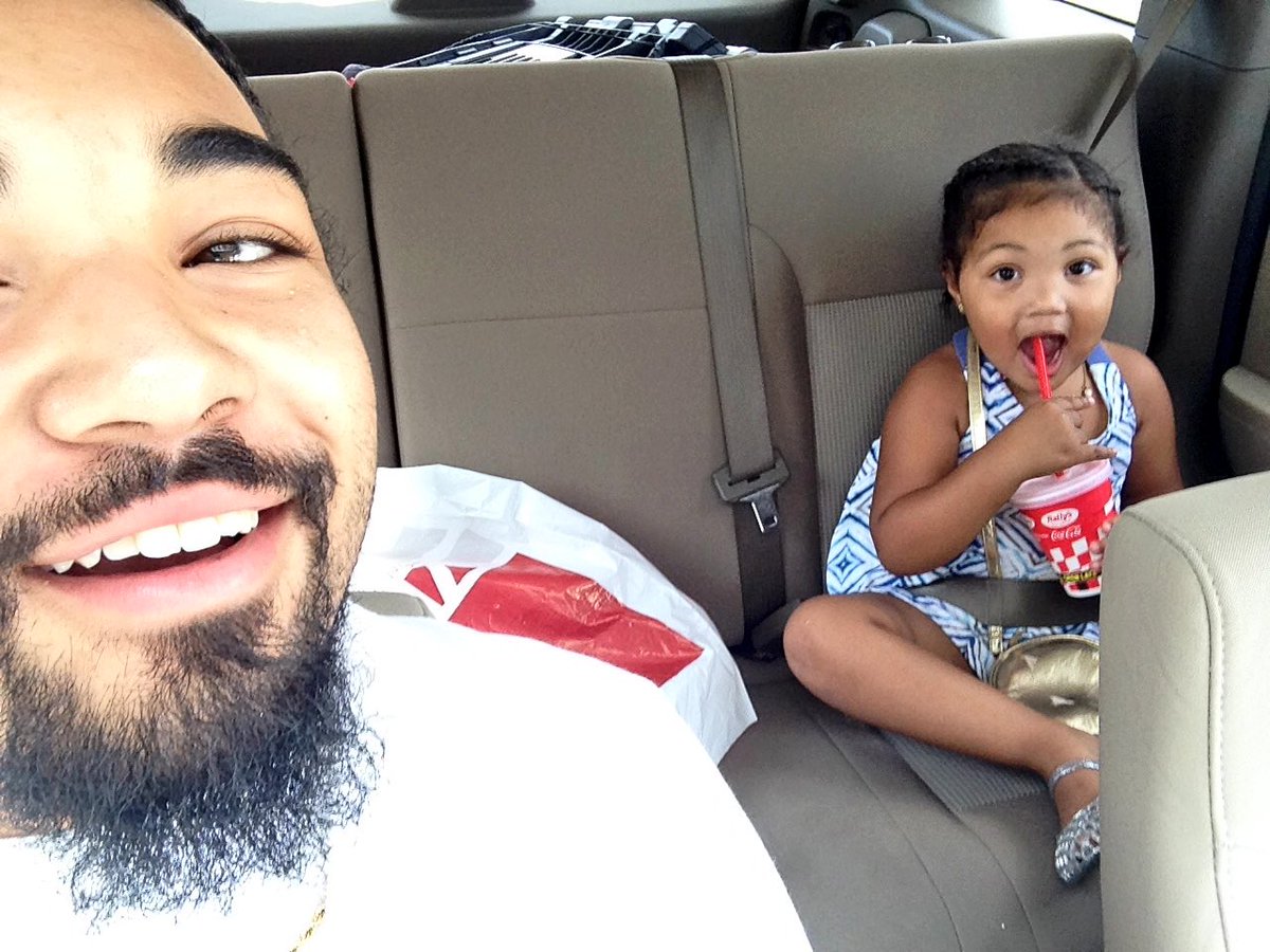 homeboi_pk's tweet photo. This girl is sumthin else said daddy give me kisses 😩😍#princessnyla https://t.co/nPgftZDy15