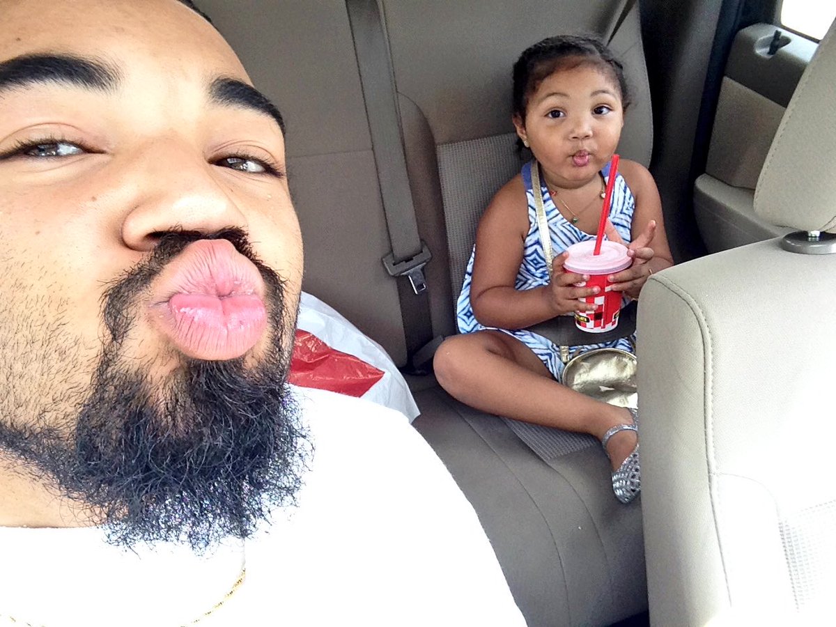 homeboi_pk's tweet photo. This girl is sumthin else said daddy give me kisses 😩😍#princessnyla https://t.co/nPgftZDy15